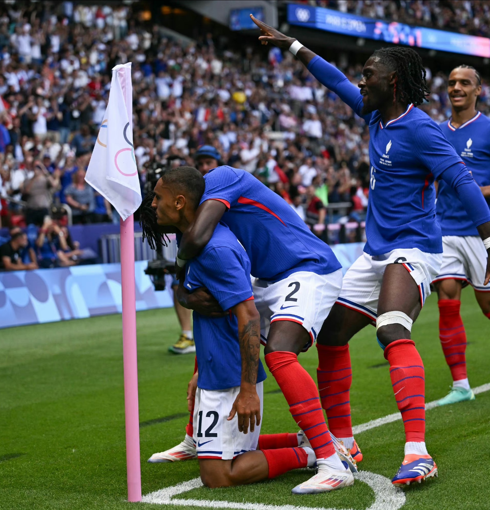 乐鱼体育入口-包含法国杯倒计时，葡萄牙体育转会期复出首秀，细节引发关注，球迷炸锅，更衣室氛围转暖的词条-乐鱼体育入口